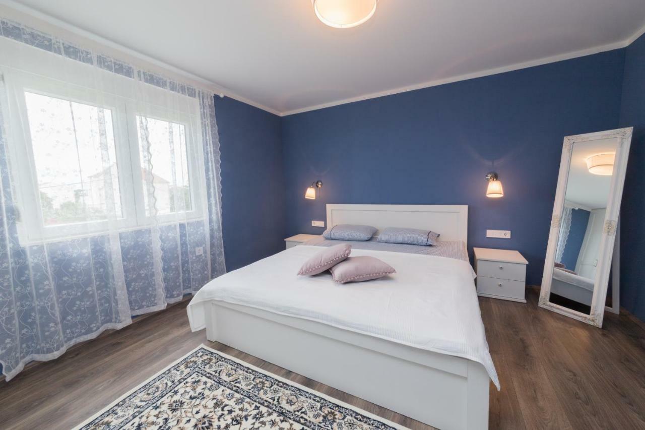 Apartmani Zara Затон Екстериор снимка