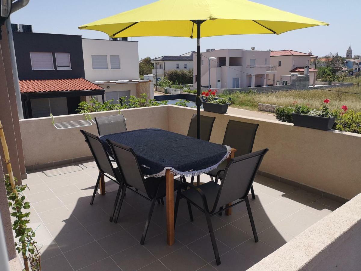 Apartmani Zara Затон Екстериор снимка